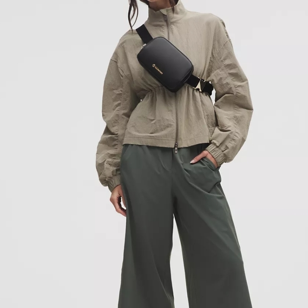 Lululemon Beltbag - Picture 2 of 10